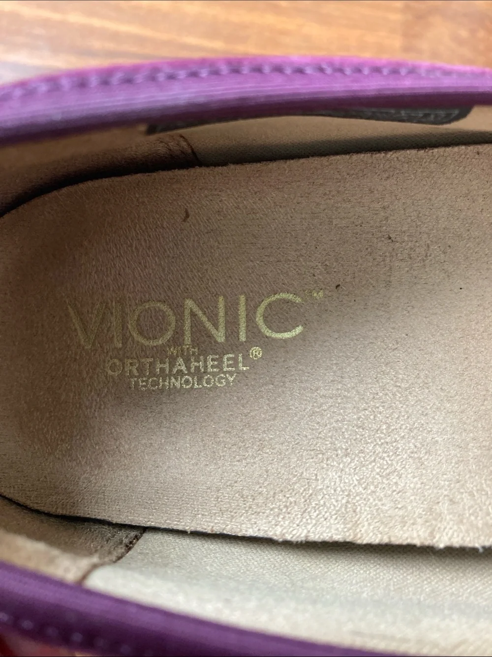Vionic Women's Plum Suede Wedge Pump Sz 10